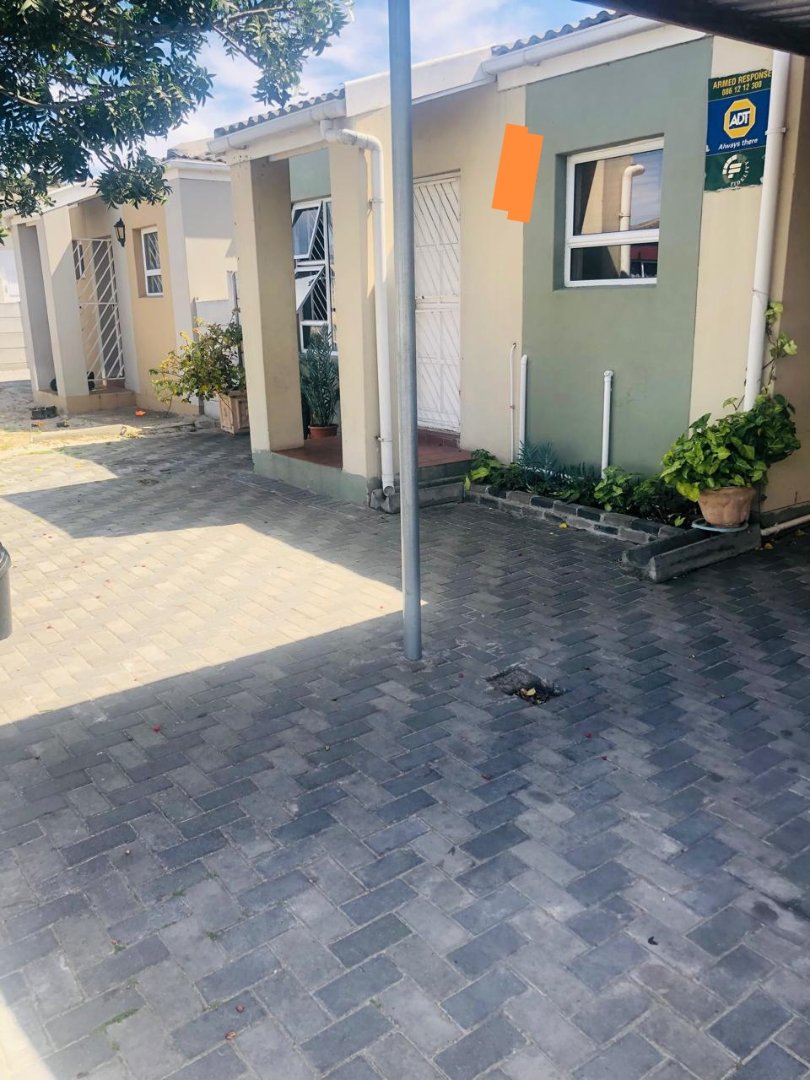 4 Bedroom Property for Sale in The Connifers Western Cape